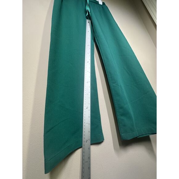 Figs Scrubs Set Hunter Green Inala Top Size S / Livingston Bottom Size SP Womens - Picture 10 of 12